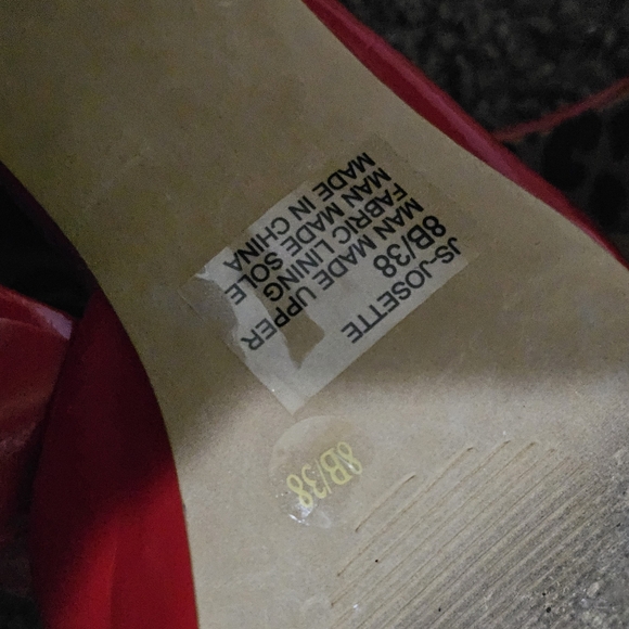 Jessica Simpson Sexy Red Heels - Picture 4 of 10